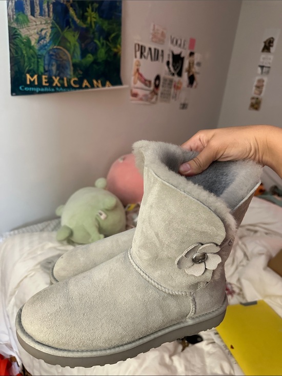 UGG Shoes - UGG Bailey Button Poppy Flower Boot Gray Size 9